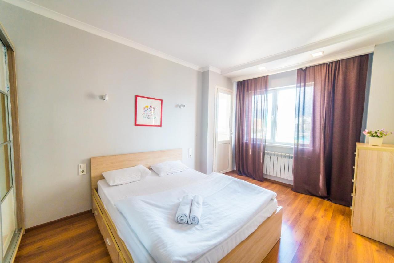 Manica Mega Towers Apartment Almaty Luaran gambar